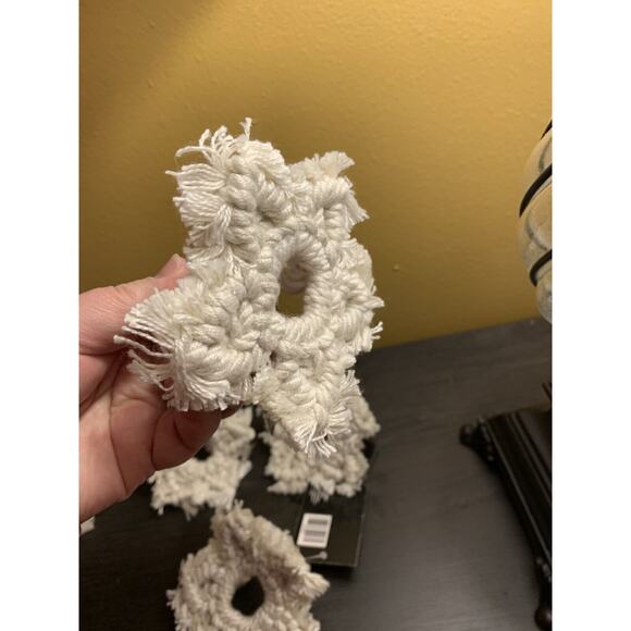 Set Of Five Macrame Snowflake Napkin Ring Table Decor Tray Filler Winter Dining - Picture 2 of 12